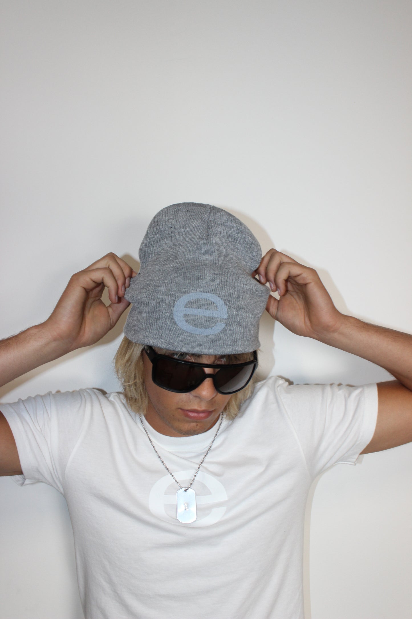 e Beanie Grey