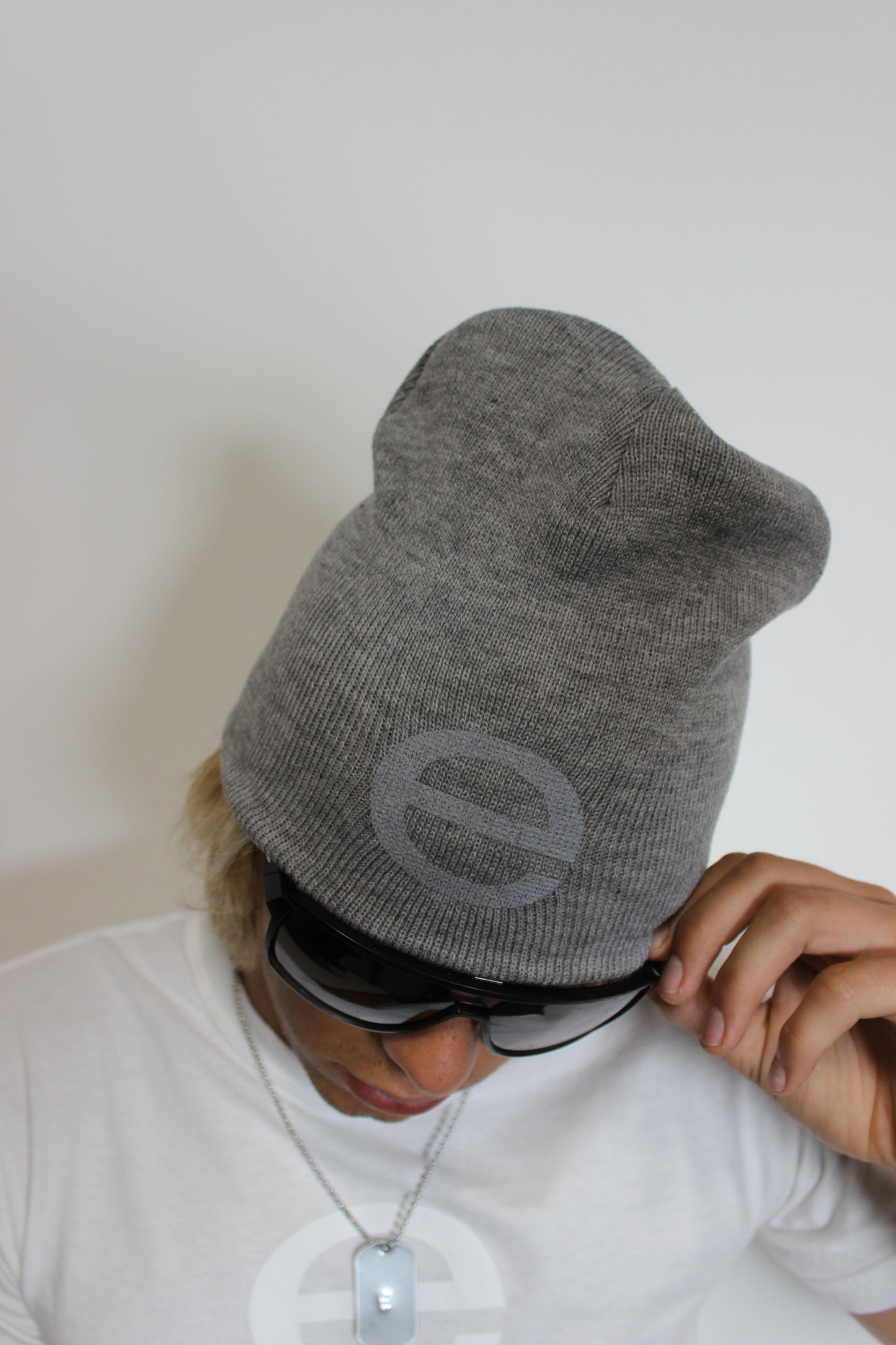 e Beanie Grey