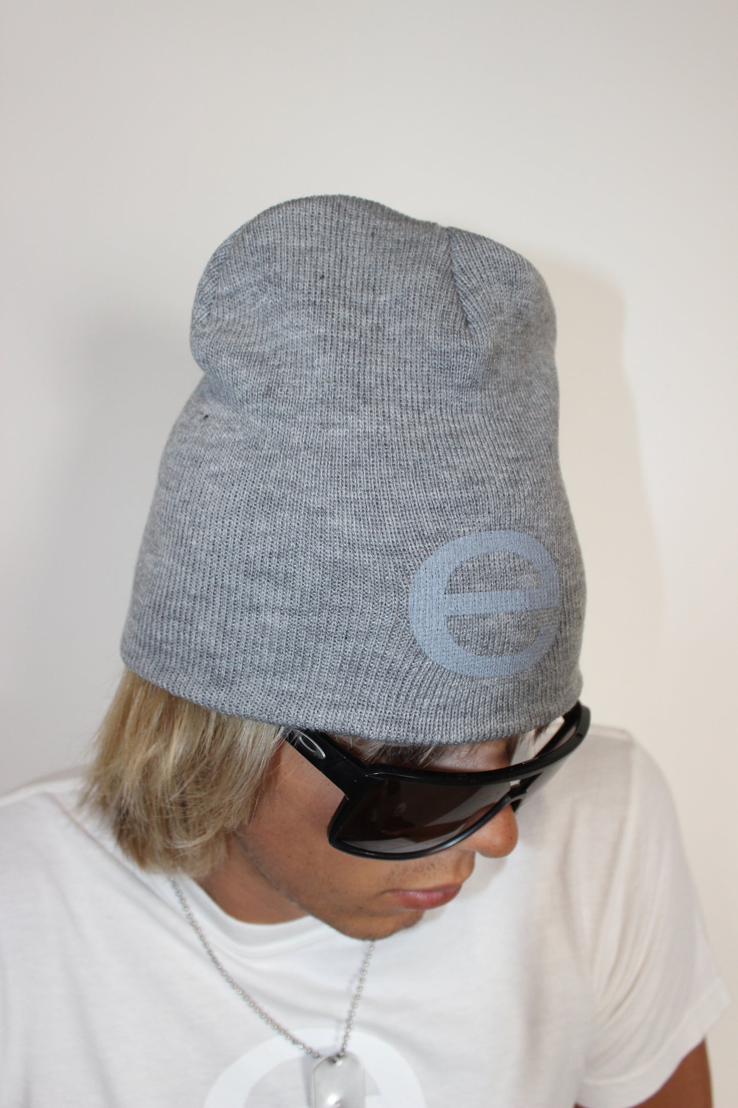 e Beanie Grey