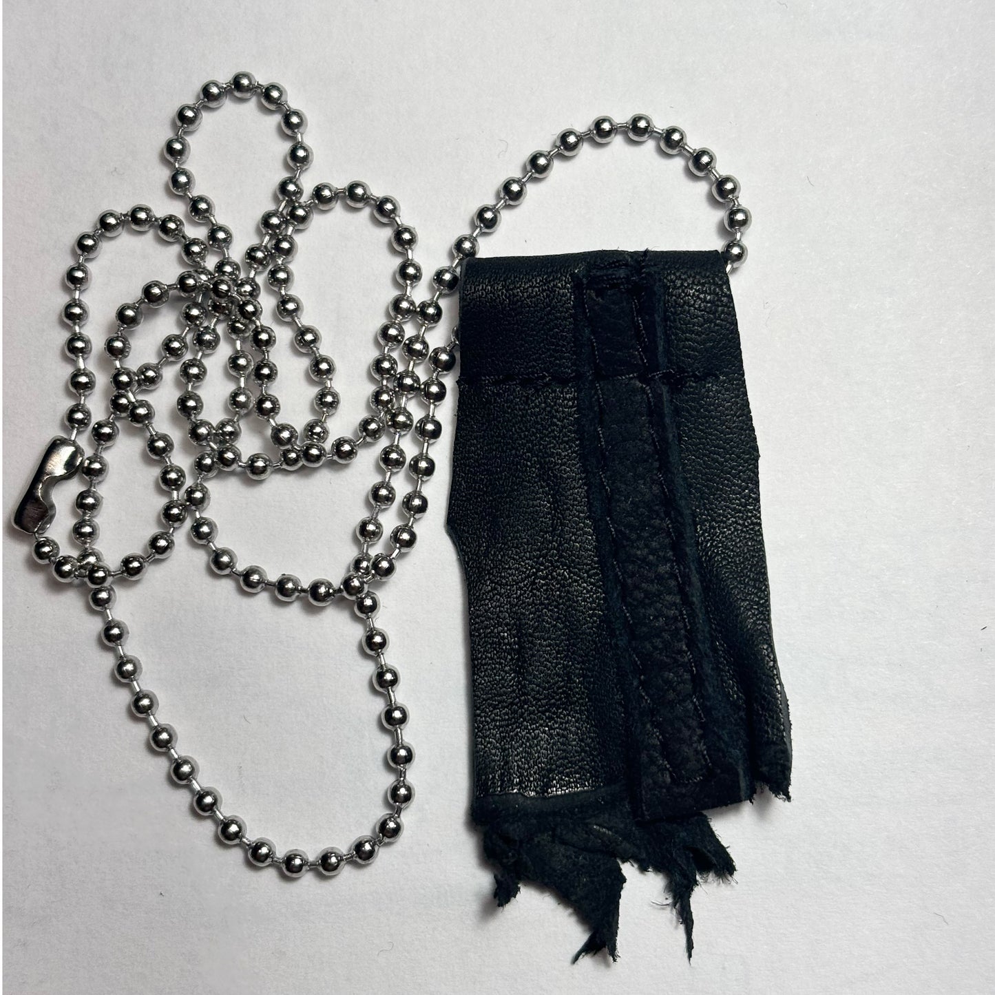 e Leather Necklace 1/1